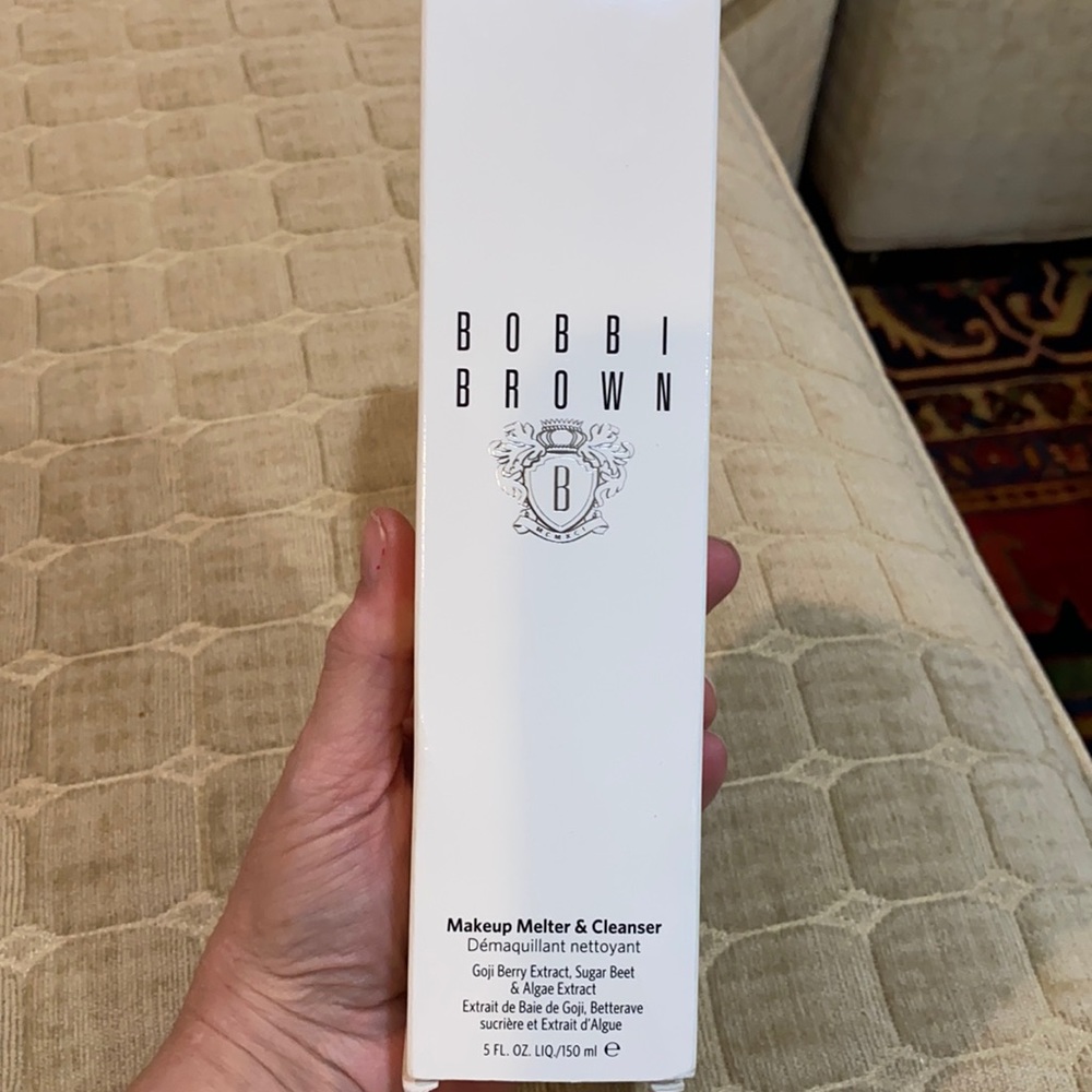 Bobbi Brown Makeup Melter & Cleanser